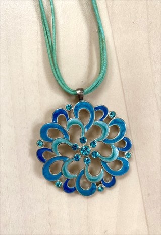 Y2K Blue Flower Pendant Necklace