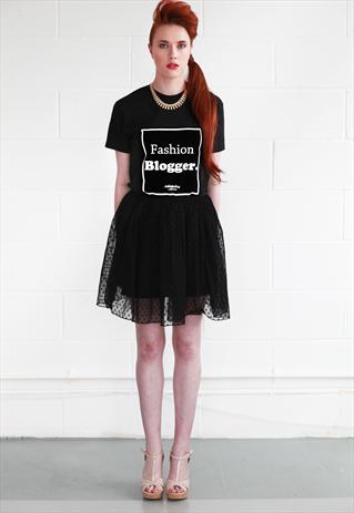 FASHION BLOGGER