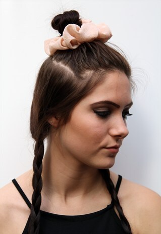 BALLERINA SCRUNCHIE