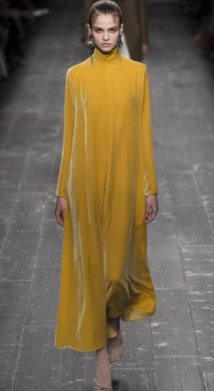 Valentino Fall 16. Valentino Fall 16.