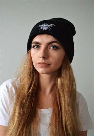 BEE EMBROIDERED BEANIE