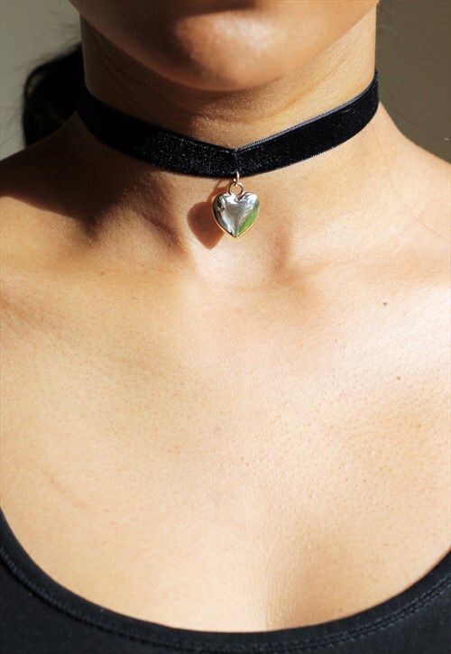 Golden Heart Faux Velvet Choker