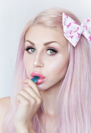 OVERSIZED WHITE UNICORN HAIR BOW