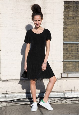 VINTAGE EARLY 00S SHIMMERY FLIPPY DRESS WITH LETTUCE EDGES