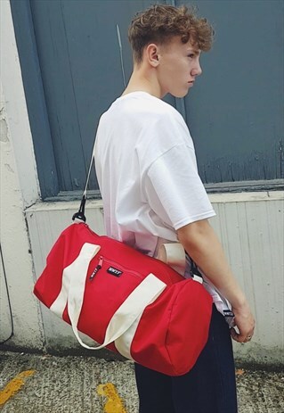 NEW WEEKEND BARREL BAG RED & CREAM