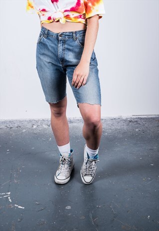 VINTAGE 1990S BLUE LEVI'S CUT OFF DENIM SHORTS