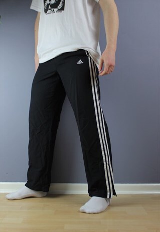 VINTAGE ADIDAS JOGGERS IN BLACK WITH EMBROIDERED LOGO