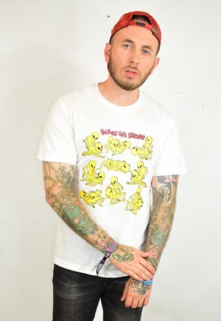 VINTAGE 90S NOVELTY FUNNY ALIEN PRINT WHITE FESTIVAL T SHIRT