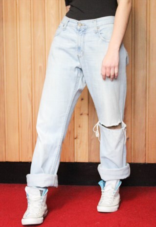 VINTAGE 1990S BLUE LEVI'S 527 RIPPED MOM JEANS