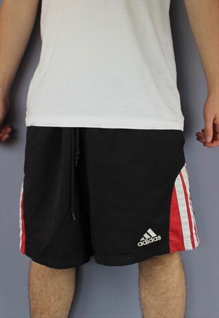 VINTAGE ADIDAS SHORTS IN BLACK WITH POCKETS, EMBROIDERED LOG
