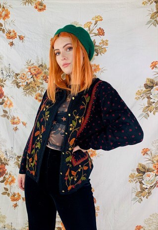 VINTAGE KNITTED NORDIC PATTERNED SCANDINAVIAN CARDIGAN