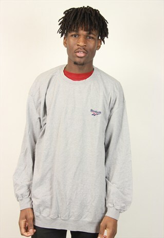 VINTAGE REEBOK SWEATSHIRT