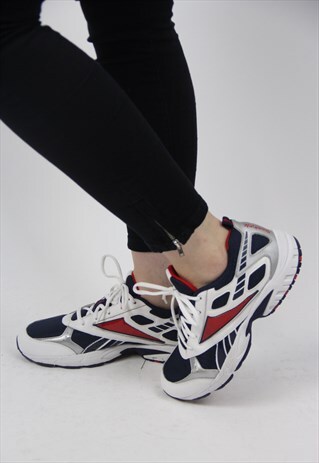 VINTAGE REEBOK TRAINERS