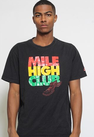VINTAGE NIKE T-SHIRT