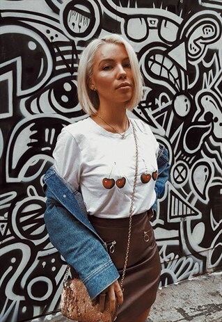 T SHIRT IN WHITE WITH CHERRY BOOBS GRAPHIC