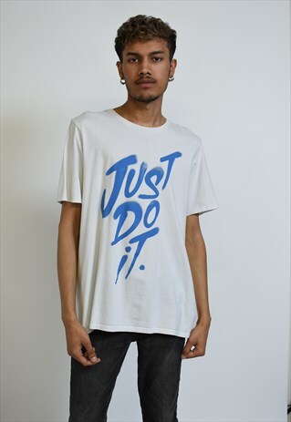VINTAGE 90S WHITE NIKE T-SHIRT