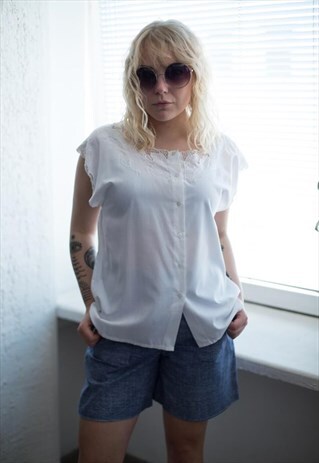 VINTAGE 90'S WHITE BUTTON UP BLOUSE