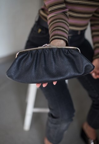 VINTAGE 70'S BLACK CLUTCH