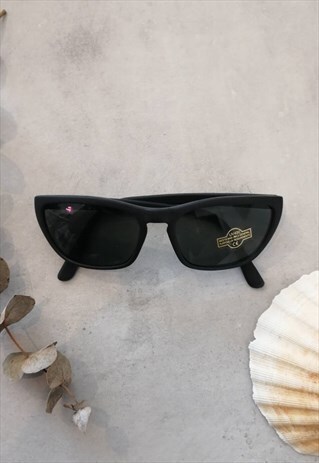 VINTAGE BLACK MINIMAL SUNGLASSES