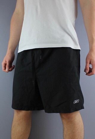 VINTAGE REEBOK SHORTS IN BLACK WITH POCKETS AND EMBROIDERED