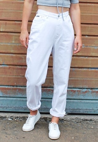 CALVIN KLEIN WHITE MOM JEANS