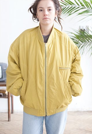 YELLOW BOMBER JACKET FOR A DULL DAY