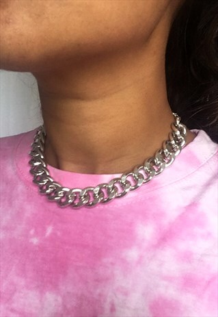 CUTE METALLIC CHUNKY CHAIN CHOKER IN SILVER