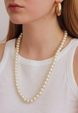 Vintage Cream Faux Pearl Mid-Length Necklace