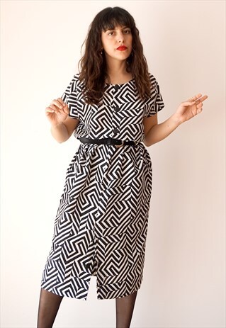VINTAGE SHORT SLEEVE BLACK AND WHITE OPTICAL PATTERNED DRESS