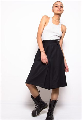 VINTAGE 90S WIDE LEGGED SHORTS ID:6061