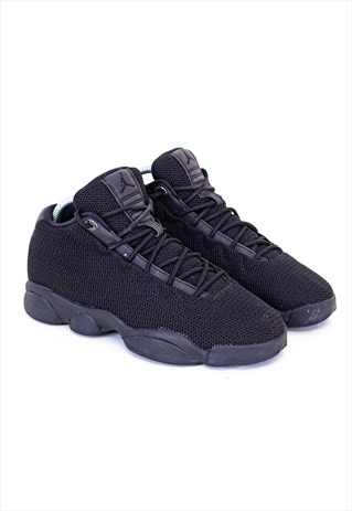 black jordans trainers