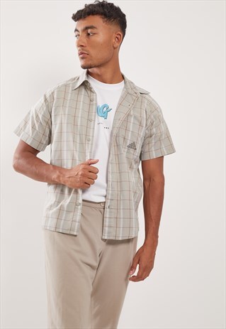 VINTAGE ADIDAS SHORT SLEEVE SHIRT