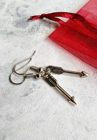 MINI SPEAR EARRINGS