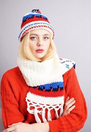 80'S HANDMADE POM POM HAT & SCARF SET IN CROCHET
