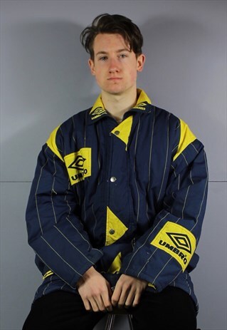 VINTAGE UMBRO WATERPROOF PUFFER COAT IN NAVY BLUE WITH POCKE