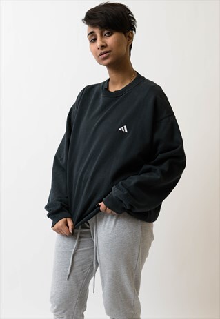 VINTAGE ADIDAS SWEATSHIRT