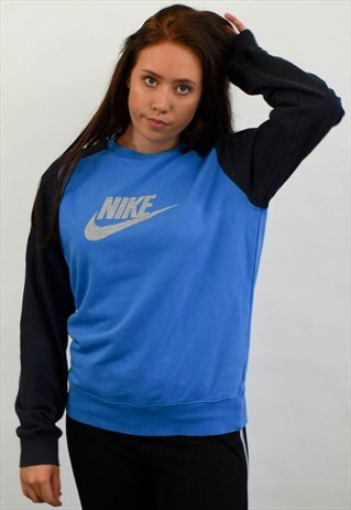 VINTAGE NIKE SWEATER