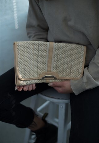 VINTAGE 80'S STRAW CLUTCH