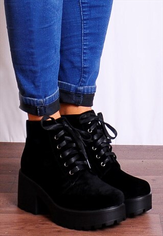 BLACK FAUX SUEDE LACE UPS CLEATED PLATFORMS ANKLE BOOTS