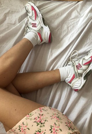 VINTAGE 90S NEW BALANCE TRAINERS