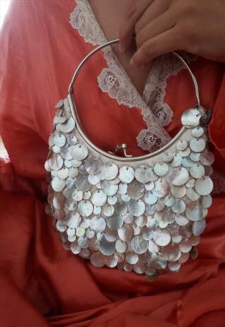 SHELL BEADED HOOP HANDLE PURSE