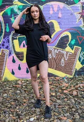 BLACK LONG-LINE CHILL T-SHIRT