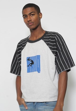 VINTAGE REEBOK SHAQ SHORT SLEEVE SWEATSHIRT
