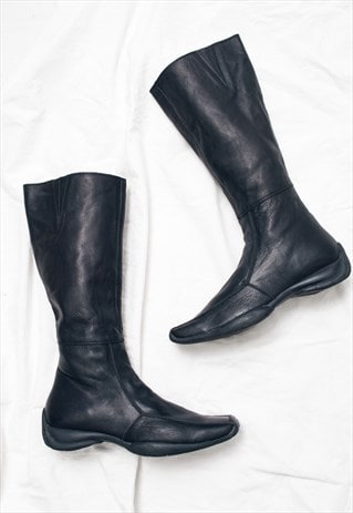 Vintage Y2K Leather Biker Boots in Black