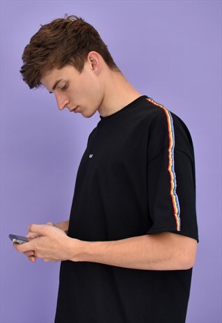G&G UNISEX BLACK RAINBOW SLEEVE S/S TEE
