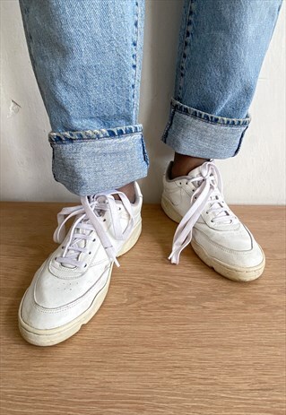 VINTAGE WHITE SNEAKERS / 1990S
