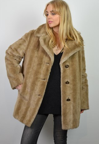 VINTAGE 1960S LIGHT BROWN / BLONDE FAUX FUR COAT