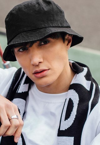 ESSENTIAL FESTIVAL BUCKET HAT - BLACK