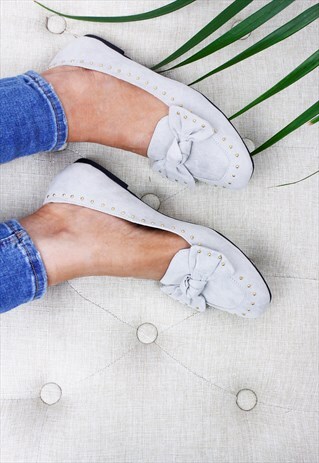 GREY FAUX SUEDE BOW GOLD STUD SLIP ON PUMP SHOES