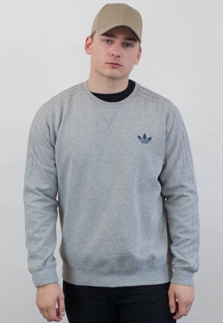 VINTAGE ADIDAS SWEATER